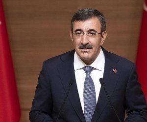 Türkiyənin vitse-prezidenti sammitdə iştirak üçün İrəvana gedib