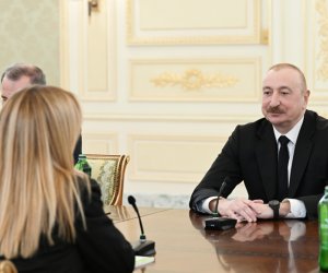 Prezident Meloni ilə geniş tərkibdə görüş keçirib - Yenilənib