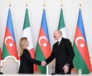 Meloninin Azərbaycana səfəri başa çatıb