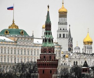 Все четыре московских аэропорта временно приостанавливали работу из-за атаки дронов
