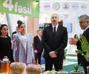 İlham Əliyev 19-cu "Caspian Agro Week" və 31-ci "InterFood Azerbaijan" sərgiləri ilə tanış olub