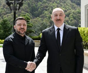 Zelenski İlham Əliyevə zəng edib