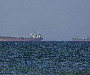 Китайский танкер атакован в Ормузском проливе