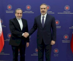 Hakan Fidan və Abbas Əraqçi regiondakı prosesləri müzakirə ediblər