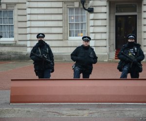 Londonda yəhudi icmasına hücum olub, üç nəfər yaralanıb