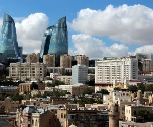 
Bakıda yerüstü və yeraltı piyada keçidlərində eskalator və liftlərin yenilənməsinə başlanılır