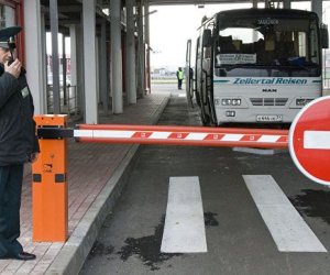 Латвия запретит автобусные рейсы в Россию и Беларусь