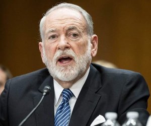 Посол США призвал страны Залива сделать выбор