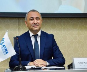 Глава AYNA заявил о необходимости снизить загруженность общественного транспорта