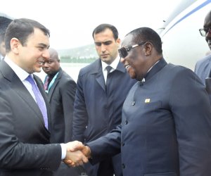 Zimbabvenin Vitse-prezidenti Azərbaycana gəlib