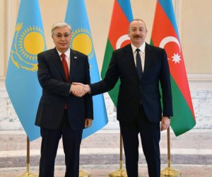 İlham Əliyev Kasım-Jomart Tokayevə zəng edib