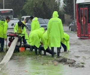Bakıda intensiv yağışın nəticələri aradan qaldırılır