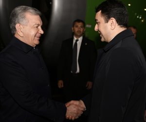 Mirziyoyev Bakıya gəlib