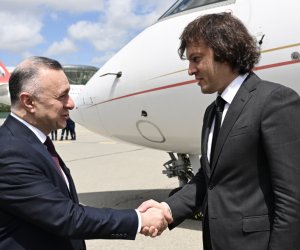 Georgian prime minister arrives in Azerbaijan for WUF13