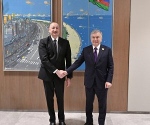 Алиев встретился с Мирзиёевым