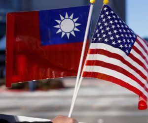 Трамп обсудит поставки оружия с лидером Тайваня