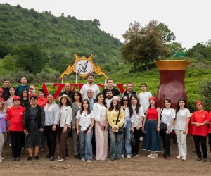 "Azərsun" jurnalistlər üçün çay plantasiyasına mediatur təşkil etdi
