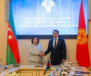 Сахиба Гафарова встретилась в России с кыргызским коллегой