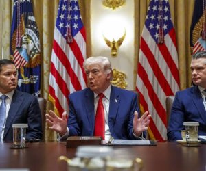 Трамп отчитал главу Пентагона