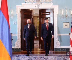 Rubio Ermənistana gedir