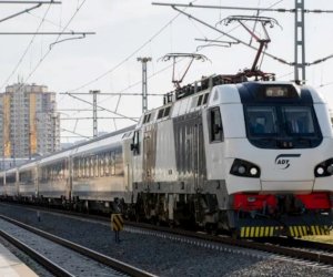Qatarla Tbilisiyə səfər edəcək sərnişinlər üçün tələb olunan sənədlər açıqlanıb
