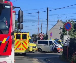 В Бельгии при столкновении школьного автобуса и поезда погибли несколько человек