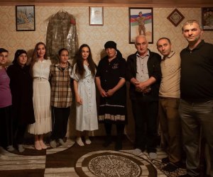 Лейла Алиева и Арзу Алиева навестили семью шехида в Лянкяране