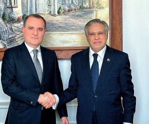 Переговоры глав МИД Азербайджана и Пакистана
