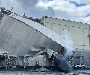 На бумажной фабрике в США произошел взрыв, есть погибший и пострадавшие