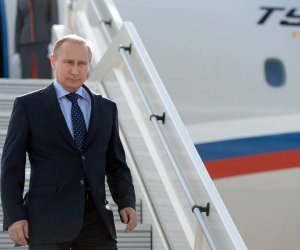 Putin Qazaxıstana səfər edib