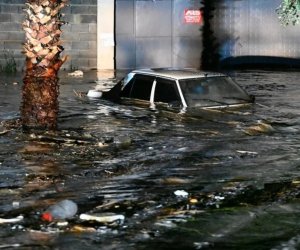 В нескольких регионах Турции сильные дожди вызвали сели и подтопления