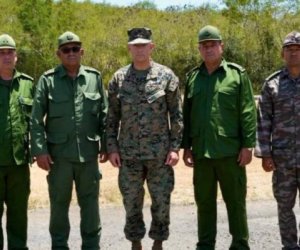 Встретились американские и кубинские военные