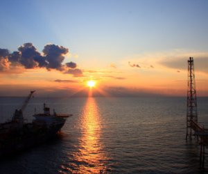 Иран возобновил добычу газа в Персидском заливе