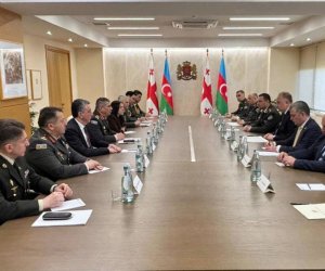 
Defense Ministers of Azerbaijan and Georgia meet