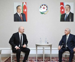 
Əli Əsədov Denis Şmıqalla görüşüb