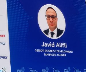 Huawei rəsmisi: Data mərkəzlərində yaşıl enerjidən istifadə sürətlə artır