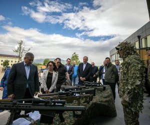 Закир Гасанов осмотрел военные объекты в Грузии