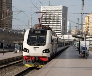 АЖД опровергли сообщения о запуске пассажирского маршрута Баку - Карс
