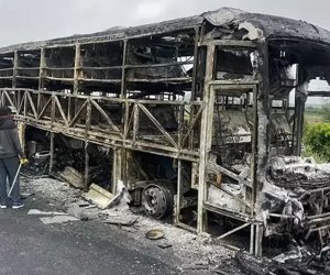 İraqda zəvvarları daşıyan avtobus yanıb, 25 nəfər ölüb
