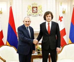 Кобахидзе поздравил Пашиняна с победой на выборах