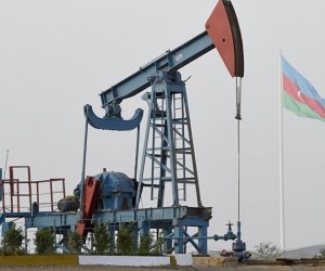 "Azeri Light" nefti 4,8% ucuzlaşıb