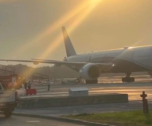 Türkiyədə təyyarə radar dirəyinə çırpılıb, 267 sərnişin təxliyə olunub