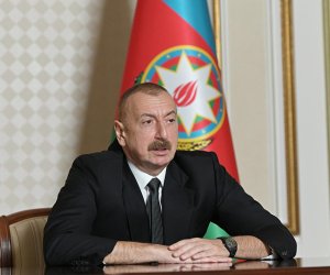 İlham Əliyev Vladimir Putinə təbrik ünvanlayıb