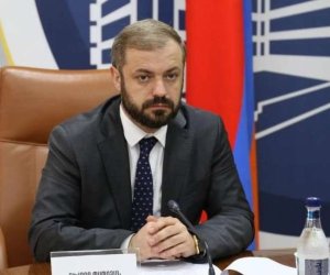 Министр экономики Армении обсудит в Москве ограничения на экспорт