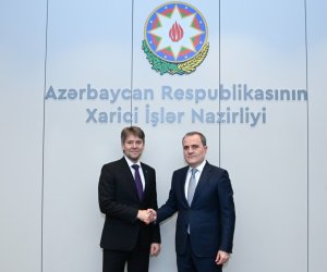 
Ceyhun Bayramov Slovakiya XİN-in dövlət katibi ilə görüşüb