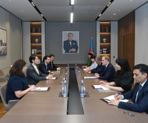 Ceyhun Bayramov Ben Bləklə TRIPP layihəsinin icrasını müzakirə edib
