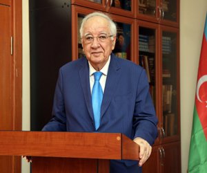 Sabiq səfir Hidayət Orucov vəfat edib