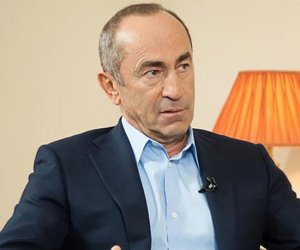 Köçəryan ölkədən çıxarkən saxlanılıb