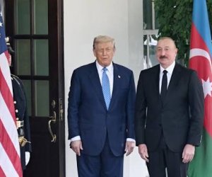 Prezident Donald Trampı yubileyi münasibətilə təbrik edib