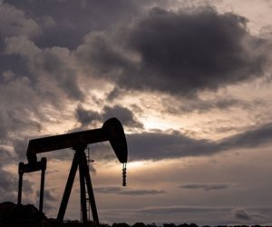 Нефть упала после заявлений США и Ирана о сделке